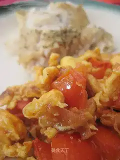 Scrambled egg with tomato