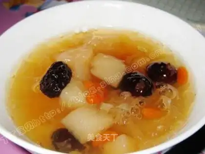 Tremella and red dates soup