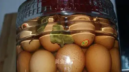 Spiced pickled egg