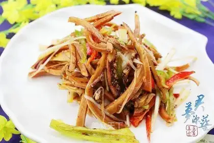Stir dry shredded squid