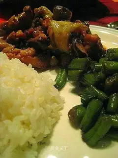 Braised chicken legs + stir-fried beans