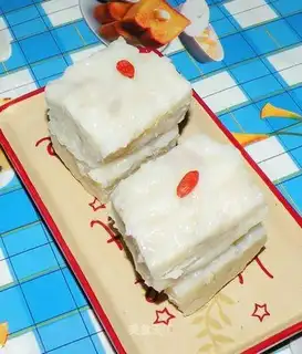 Sweet steamed taro cake