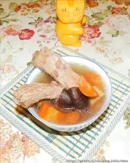 Carrot ribs soup