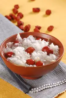 Stewed Tremella with sugar and red dates