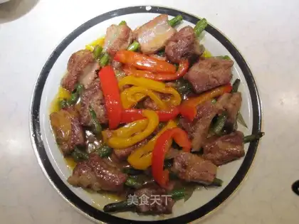 Sauce steaks with orange juice and green bamboo shoots