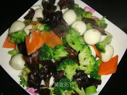 Quail eggs fall in love with broccoli