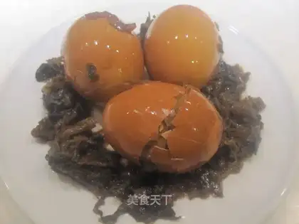 Dried plum vegetables and stewed eggs