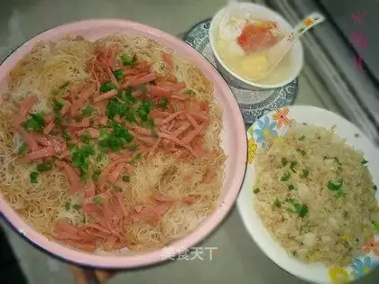 Steamed rice noodles