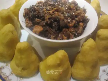 Dried plum vegetables and minced meat
