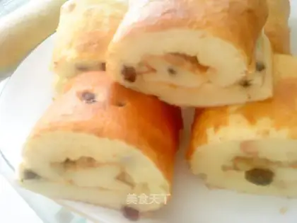 Cranberry cheese roll