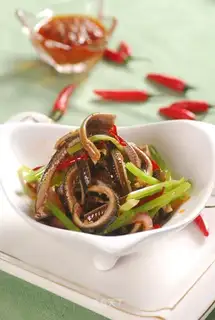 Shredded eel for appetizer