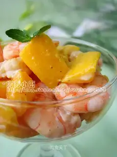 Mango prawn salad