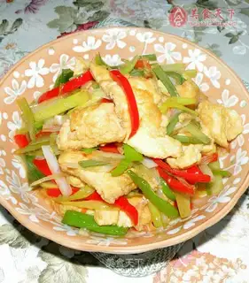 Scrambled eggs with green onions