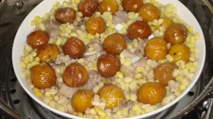 Steamed ribs with mung bean and chestnut