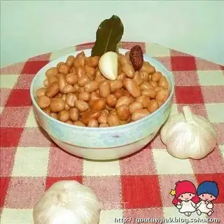 Garlic peanuts