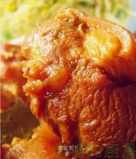 Sauce fried pork hoof