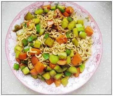 Home-cooked fried noodles