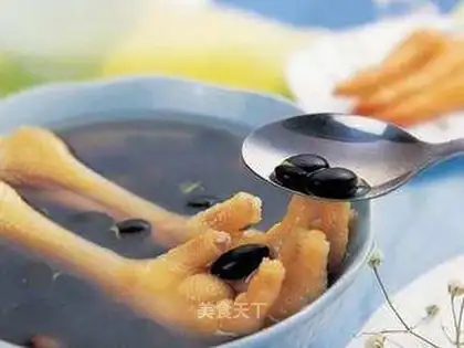 Longan chicken feet soup