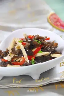 stir-fried tofu with spicy fungus