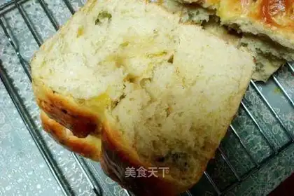 Cream honey bean toast