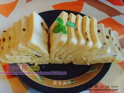Honey raisin toast