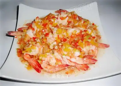 Microwave oven shrimp with colorful pepper and garlic