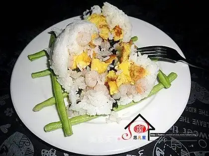 Bibimbap with shrimp and egg