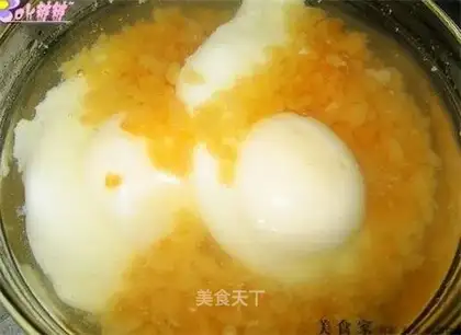 stir-fried rice and poached eggs