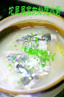 Fish head and radish soup