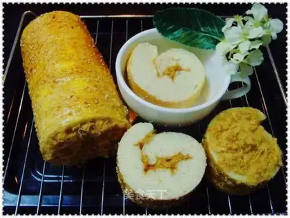 Sesame meat floss roll