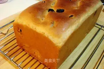 Two spoon-style toast