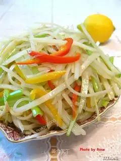 stir-fried shredded potatoes with sweet pepper