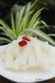 Lemon sweet and sour radish