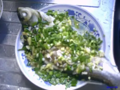 Bream in onion oil