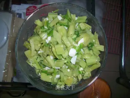 stir-fried cabbage stalks