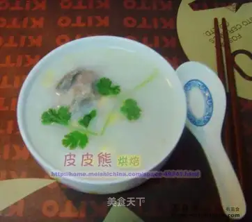 Soybean corn pork bone porridge