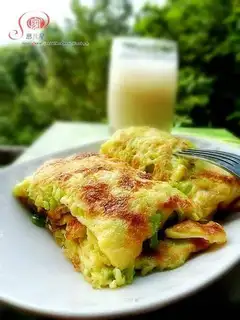 Balsam pear egg cake