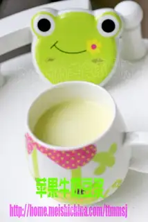 Apple milk soy milk