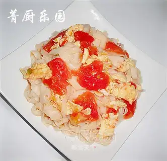 Mixed noodles with tomato and egg