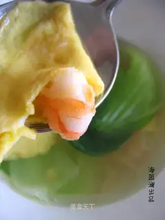 Shrimp and egg dumpling soup