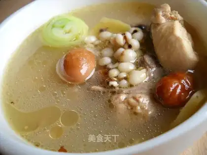 Sanhuang chicken, ginkgo, and coix rice soup