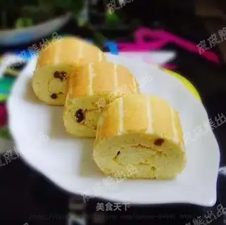 Orange juice raisin roll