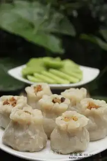 Minced pork and mushrooms and steamed wheat
