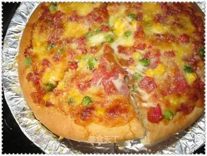 Vegetable ham pizza
