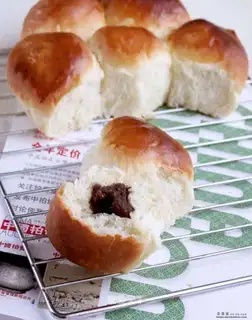 Bean paste bun