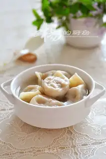 Pork and radish dumplings