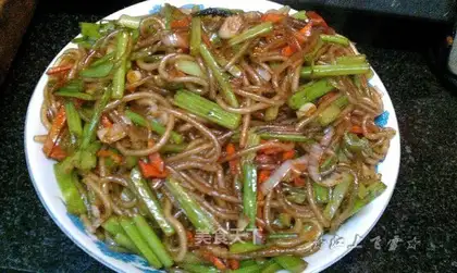 stir-fried celery noodles