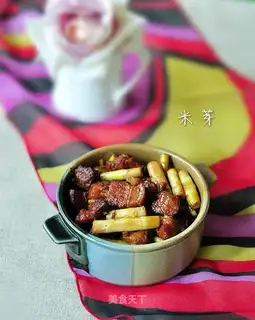 Braised pork with small bamboo shoots
