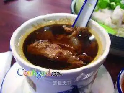 Stewed old chicken with Tianqi and American ginseng