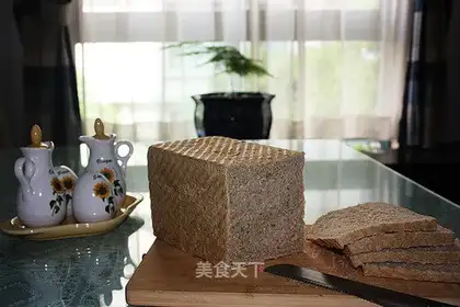 Xylitol whole wheat bread